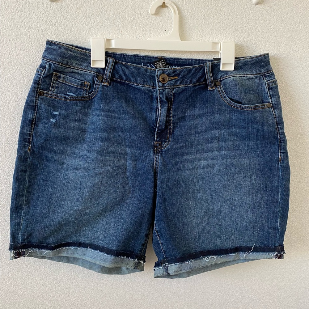 NWT Lane Bryant Bermuda Shorts Size 18 Petite